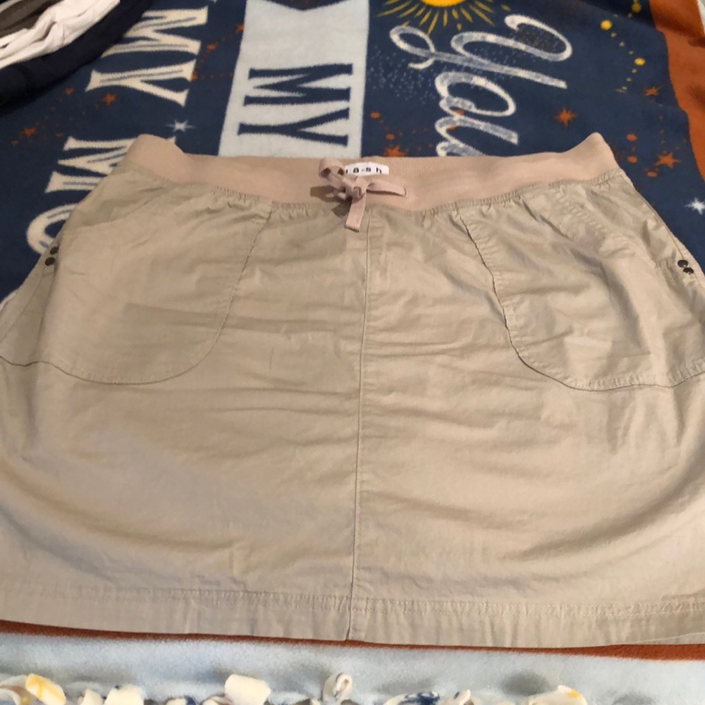 Skort tan/khaki. Size XL. By d a s h. 95% cotton.